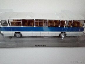 Predám modely autobusu a trolejbusu Ikarus 1:72. - 2