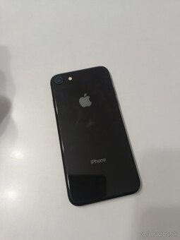 Predám Iphone 8 64GB čierny - 2