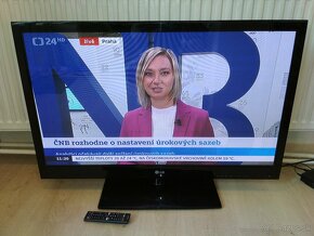 Plazmový televízor LG 42PJ550, 107cm, ciarky na obrzovke - 2