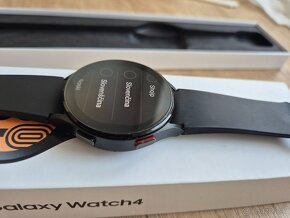 Samsung Galaxy Watch 4 - 44mm - ako nové - 2