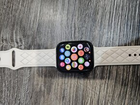 Apple Watch 8  45mm - 2