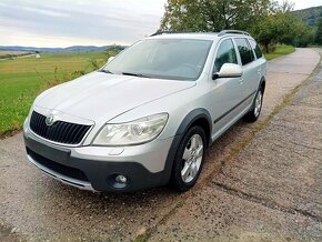 ŠKODA OCTAVIA COMBI II SCOUT 2.0 TDI XENON NAVI MODEL 2011 - 2