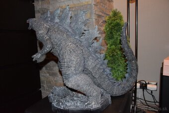 Figurka Godzilla LED podsvietenie - 2