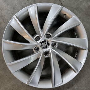 Originál ŠKODA SUPERB disky 5x112 R18 ET44 - 2