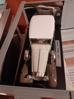 1:18 Packard Brevster 1930 Signature - 2