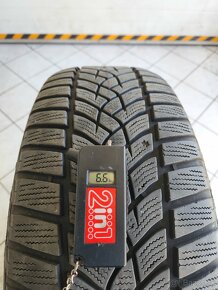 Predám zimne 215/60 R16 GOOD YEAR - 2