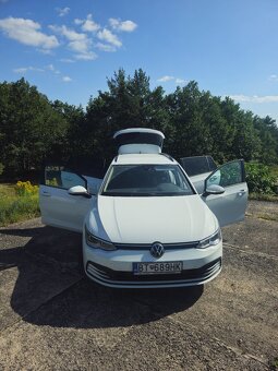 Volkswagen Golf 8 Variant 2022 1.5 TGI 96kw v záruke - 2