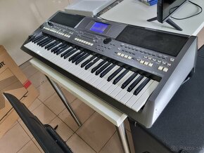 klávesy Yamaha PSR S670 - 2
