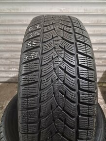 Goodyear zimné 215/65/R17 - 2