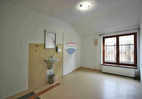 PRENÁJOM služby zdravotníckeho charakteru 13,60  m2, Piešťan - 2