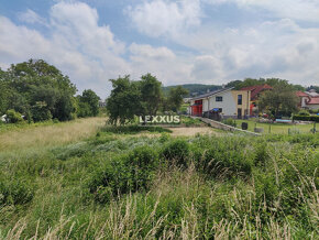 | SLNEČNÝ STAVEBNÝ POZEMOK S PROJEKTOM, WOLFSTHAL RAKÚSKO - 2