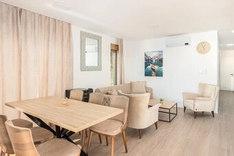 CHORVÁTSKO - Luxusné zariadené apartmány 10 m od mora - PAG, - 2