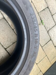 Letné pneu 235/45 R18 - 2