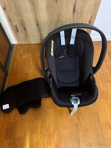 Autosedačka CYBEX Cloud T i-size a otočná baza - 2