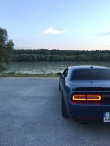 Dodge Challenger 6.4 V8 - 2