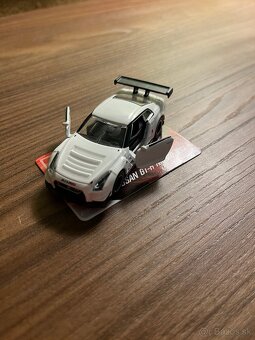 NISSAN GT-R R35 NISMO GT3 1/64 - 2