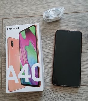 Samsung Galaxy A40 - 2