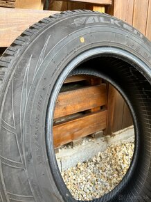 Predám zimné preumatiky Falken 185/64R15 88T - 2