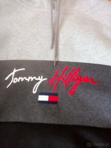 Mikina značky Tommy Hilfiger (s kapucňou) - 2