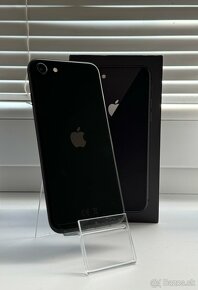  Apple iPhone 8 256GB Black - 2