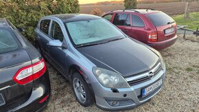 Opel Astra poškodená - 2