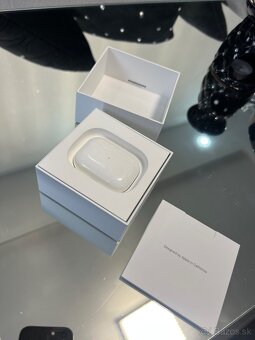 Apple airpods pro - 2