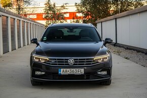 Volkswagen Passat Variant 2.0 TDI Elegance 4Motion - 2