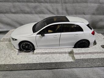 Mercedes Benz A-Klasse 1:18 Norev - 2