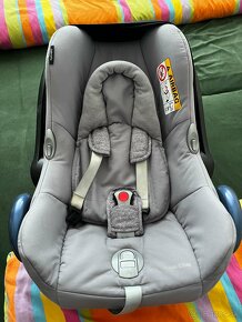 Predám vajíčko Maxi Cosi Cabriofix so základňou isofix - 2