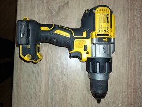 Dewalt aku vrtacka a bateria - 2