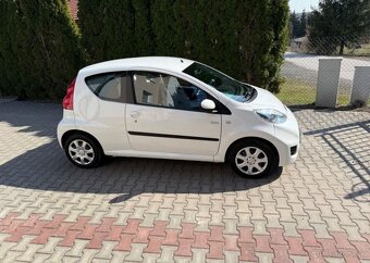 Peugeot 107 1,0i / 50 KW , Klima benzín manuál 50 kw - 2