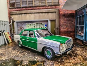 Mercedes W115 polizei  1:18 SunStar - 2