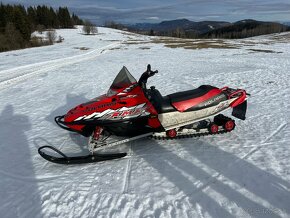 Snežný skúter Polaris 550 - 2