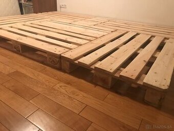 Paletova postel z paliet s celom 280 x 200cm na 3 Matrace - 2