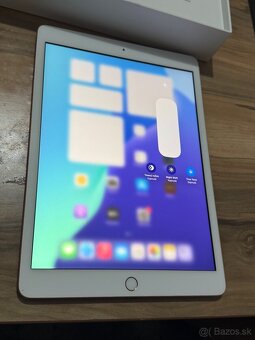 Predám iPad 8 Generácia.32GB Wifi malé známky opotrebovania - 2