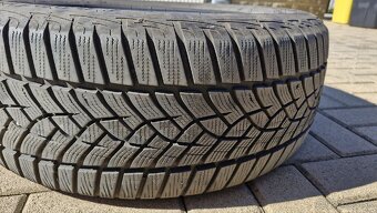 Goodyear Ultra Grip 225/55 R17 97H - 2