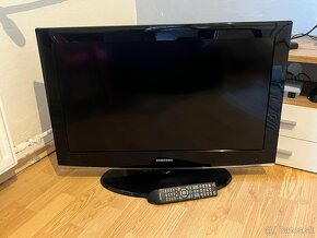 Samsung LCD TV - Uhlopriečka 32" (82 cm) - 2