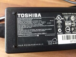 originálny adaptér na novšie notebooky Toshiba 30W - 2