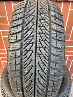 Zimné 215/55r16 GOODYEAR ULTRAGRIP 8 - 2