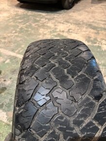 Predam pneu 255/60 R18 - 2