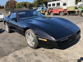 1989 Chevrolet Corvette C4 Convertible - 2