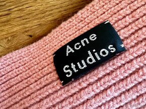 ACNE STUDIOS - stylovy sal - 2