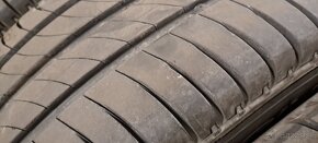 Predám 4ks slušné letné 235/65r16C Michelin na dodávku - 2