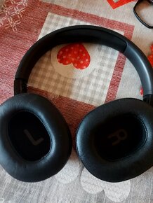 Predám Bluetooth slúchadlá JBL 700 bt - 2