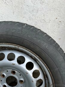 205/60 R16 + puklice - 2