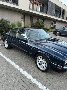 Jaguar XJ8 3,2 V8 - 2