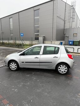 Predam max zachovali Renault clio benzín po 1 majiteľ - 2