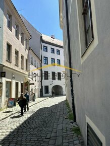 Prenájom slnečný 3 izbový byt Klariská ulica, Bratislava I S - 2