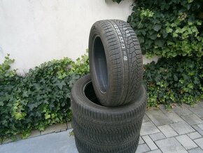 Predám 4x zimné pneu Hankook 225/55 R17 97HXL - 2