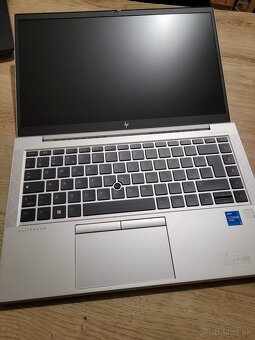 Hp elitebook 840 G8 so 16gb ram 256gb ssd diskom a procesoro - 2